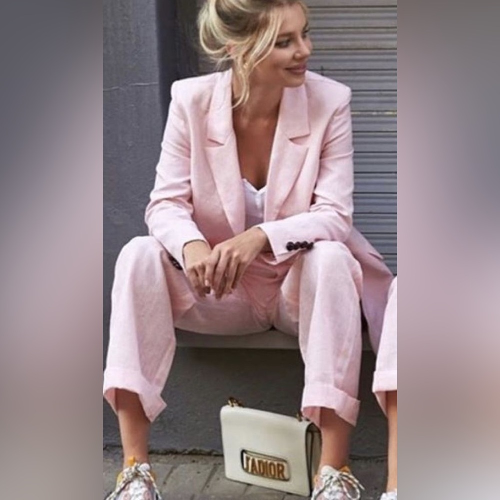 Elegant Light Pink Women's Suit Set